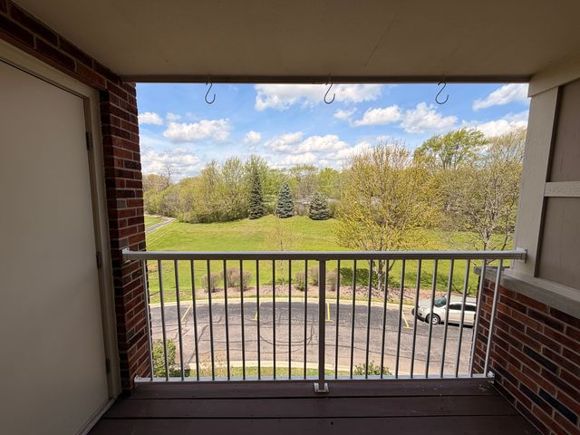 801 N McLean Boulevard 308, Elgin, IL 60123