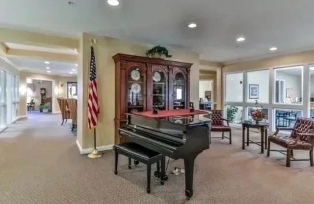 801 N McLean Boulevard 308, Elgin, IL 60123