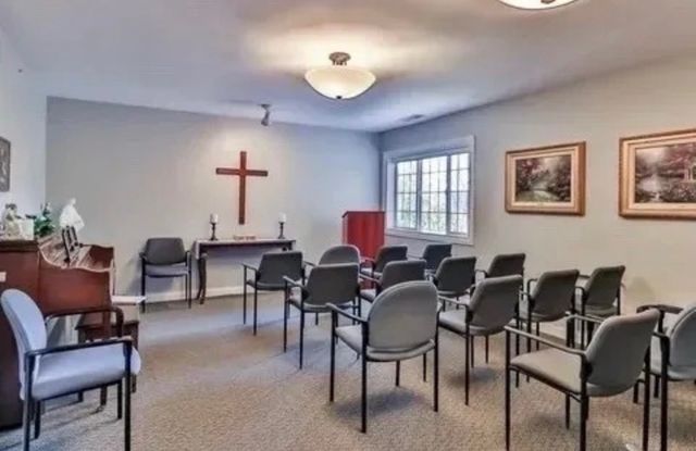801 N McLean Boulevard 308, Elgin, IL 60123