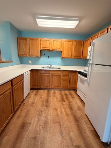 801 N McLean Boulevard 308, Elgin, IL 60123