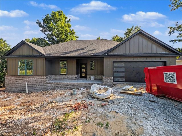 13 Pentland Drive, Bella Vista, AR 72715