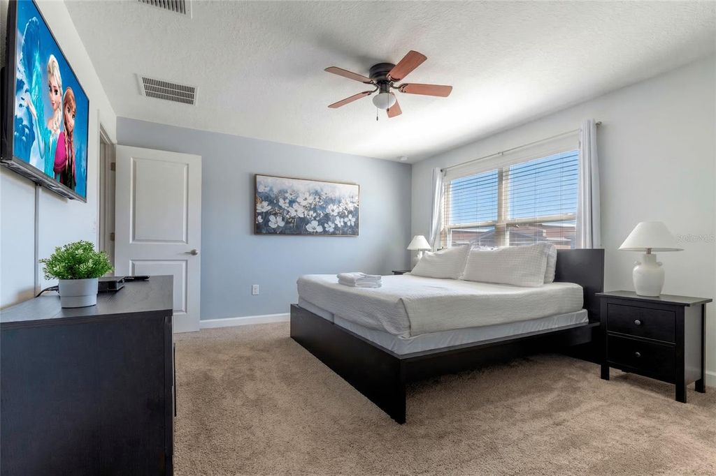 Image 12 of property listing at 650 PEBBLE BEACH DRIVE, Davenport, FL 33896