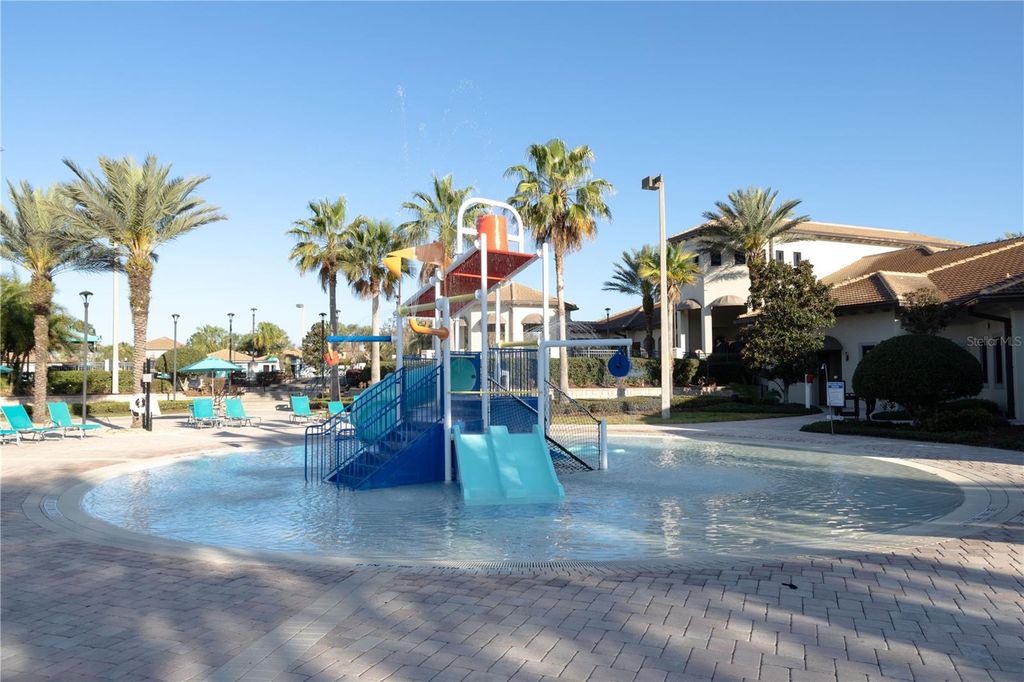 Image 37 of property listing at 650 PEBBLE BEACH DRIVE, Davenport, FL 33896