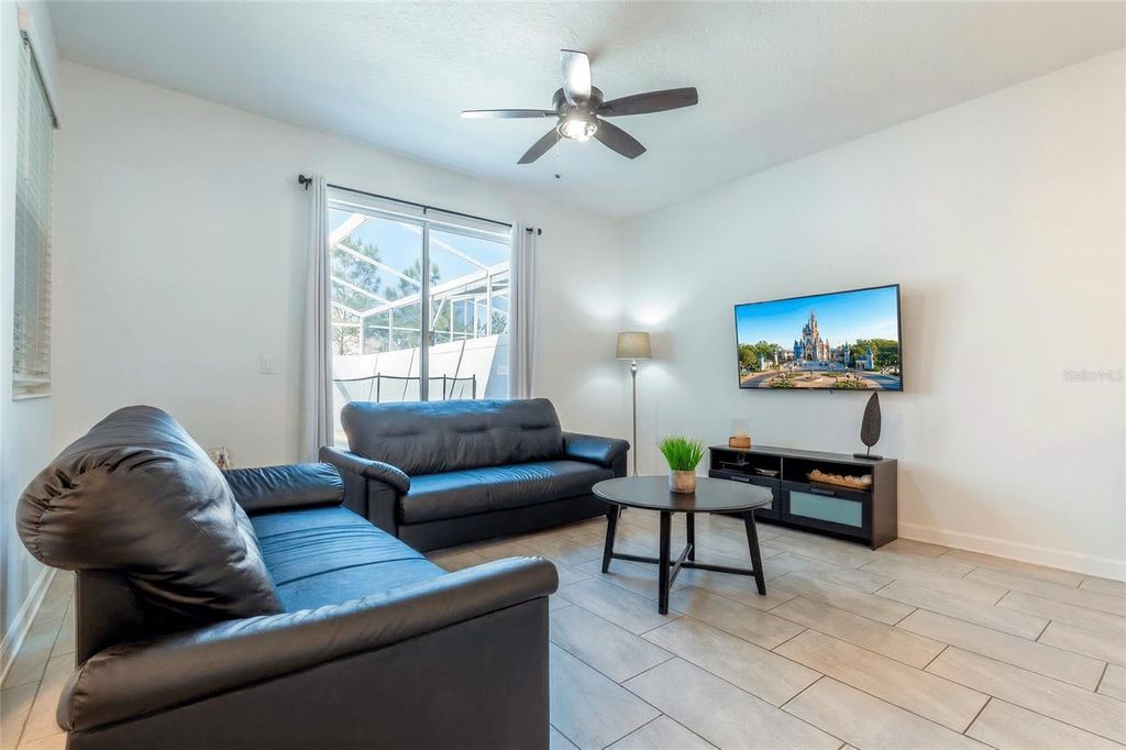 Image 5 of property listing at 650 PEBBLE BEACH DRIVE, Davenport, FL 33896