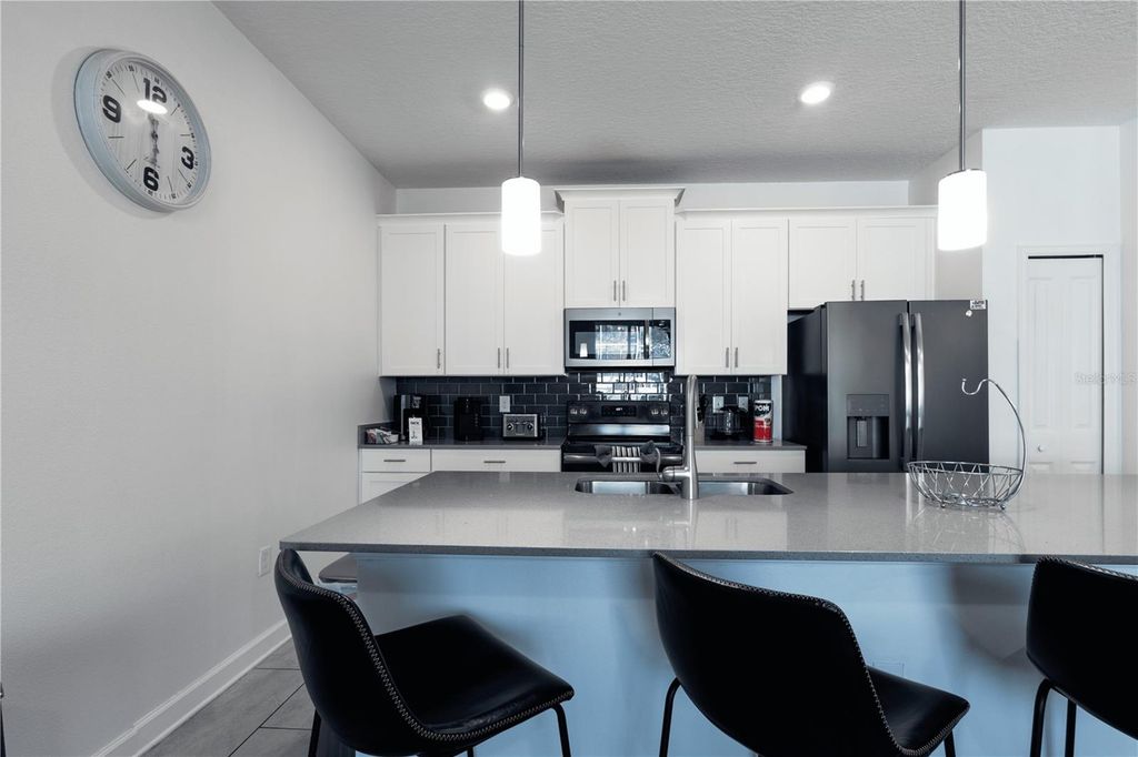 Image 8 of property listing at 650 PEBBLE BEACH DRIVE, Davenport, FL 33896