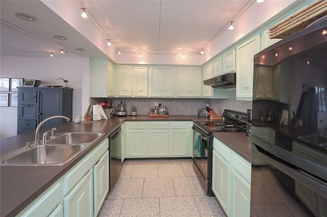 130 Cliffside Drive, South Bristol, NY 14424