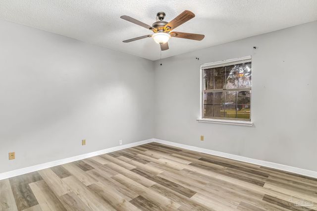 4324 Grant St, Pace, FL 32571