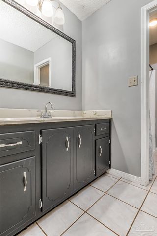 4324 Grant St, Pace, FL 32571