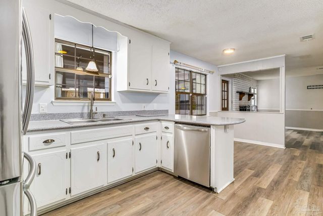 4324 Grant St, Pace, FL 32571