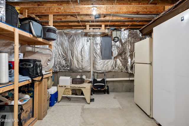 74 Moreland Drive, Halfmoon, NY 12118