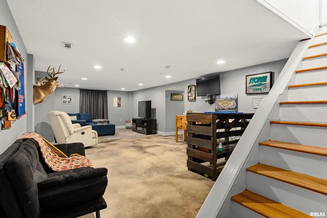 1506 KERN Road, Washington, IL 61571