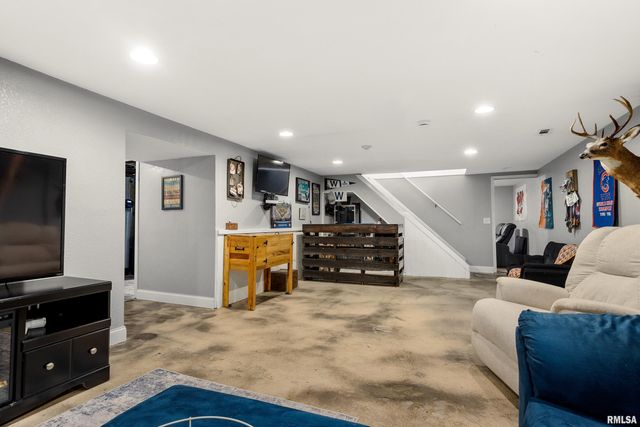 1506 KERN Road, Washington, IL 61571