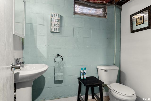 1506 KERN Road, Washington, IL 61571