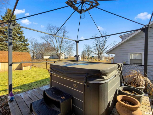 1506 KERN Road, Washington, IL 61571