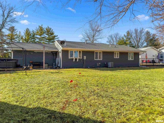 1506 KERN Road, Washington, IL 61571