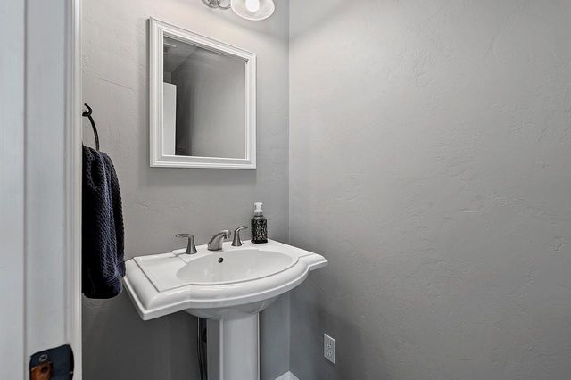 654 W ROCK RIVER CIRCLE, De Pere, WI 54115