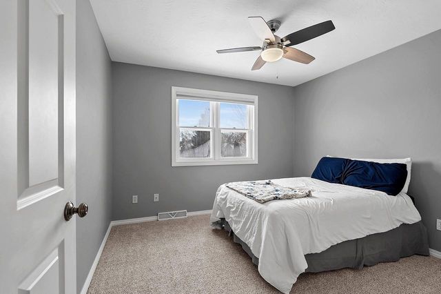 654 W ROCK RIVER CIRCLE, De Pere, WI 54115