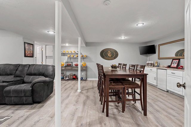 654 W ROCK RIVER CIRCLE, De Pere, WI 54115