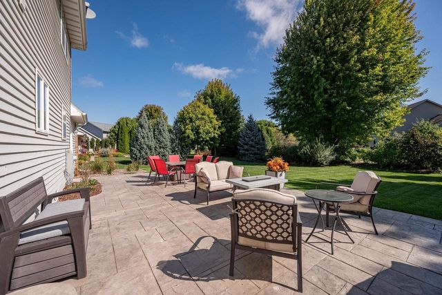 654 W ROCK RIVER CIRCLE, De Pere, WI 54115