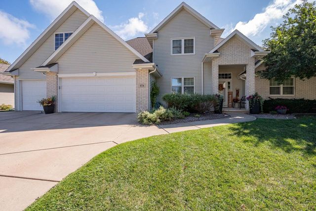 654 W ROCK RIVER CIRCLE, De Pere, WI 54115