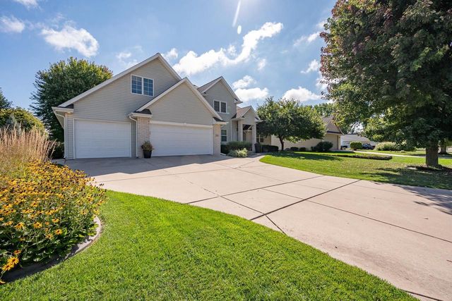 654 W ROCK RIVER CIRCLE, De Pere, WI 54115