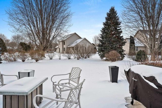 654 W ROCK RIVER CIRCLE, De Pere, WI 54115