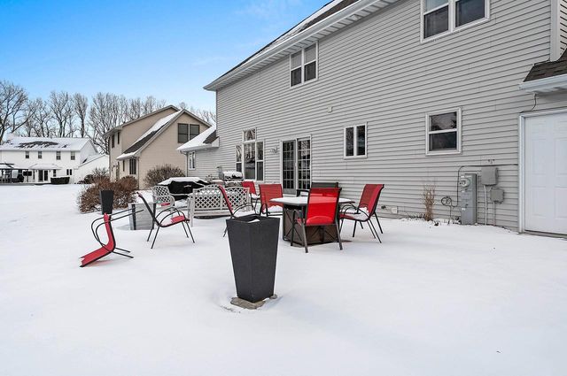 654 W ROCK RIVER CIRCLE, De Pere, WI 54115