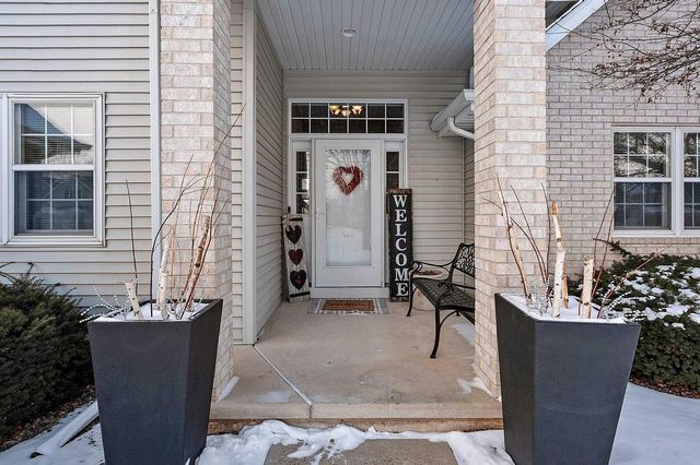 654 W ROCK RIVER CIRCLE, De Pere, WI 54115