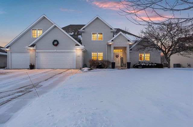 654 W ROCK RIVER CIRCLE, De Pere, WI 54115