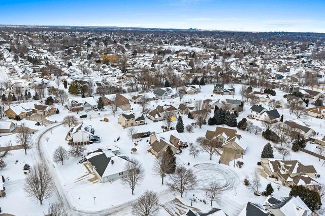 654 W ROCK RIVER CIRCLE, De Pere, WI 54115