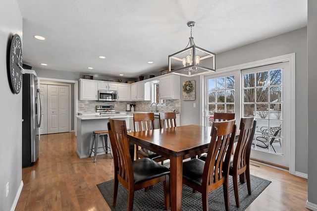 654 W ROCK RIVER CIRCLE, De Pere, WI 54115