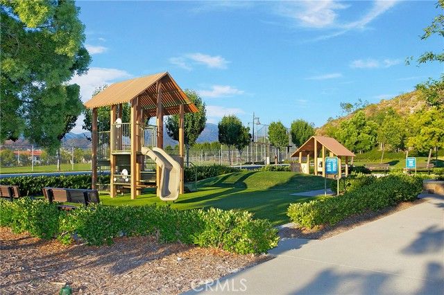 22 Lark, Lake Forest (el Toro), CA 92630