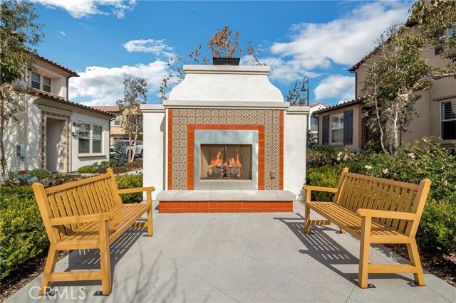 22 Lark, Lake Forest (el Toro), CA 92630