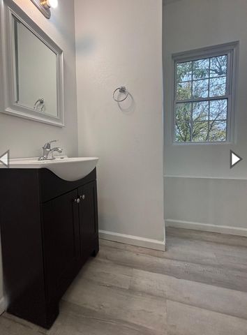 1201 West Chase Street, Springfield, MO 65803