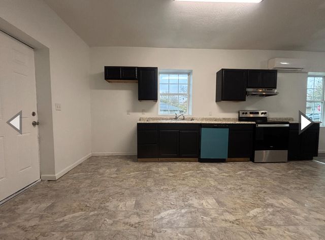 1201 West Chase Street, Springfield, MO 65803