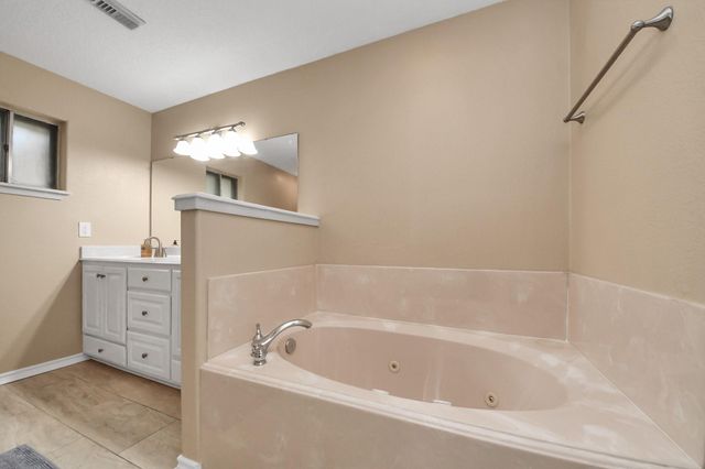 313 Linden Lane, Lake Jackson, TX 77566