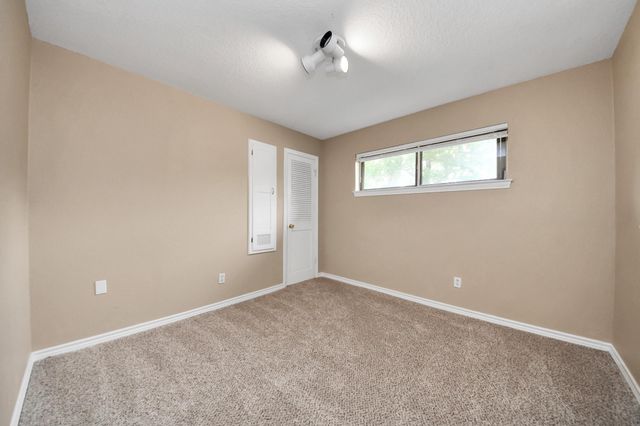 313 Linden Lane, Lake Jackson, TX 77566