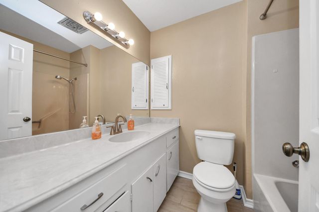 313 Linden Lane, Lake Jackson, TX 77566