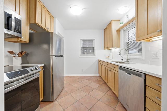 6521 Elmcrest Drive, Windsor Heights, IA 50324