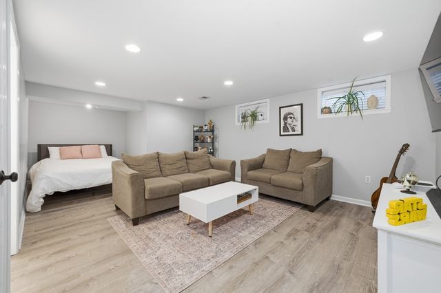 6521 Elmcrest Drive, Windsor Heights, IA 50324