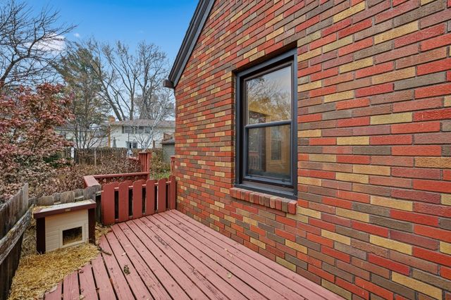 6521 Elmcrest Drive, Windsor Heights, IA 50324