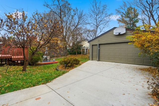 6521 Elmcrest Drive, Windsor Heights, IA 50324