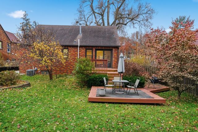 6521 Elmcrest Drive, Windsor Heights, IA 50324