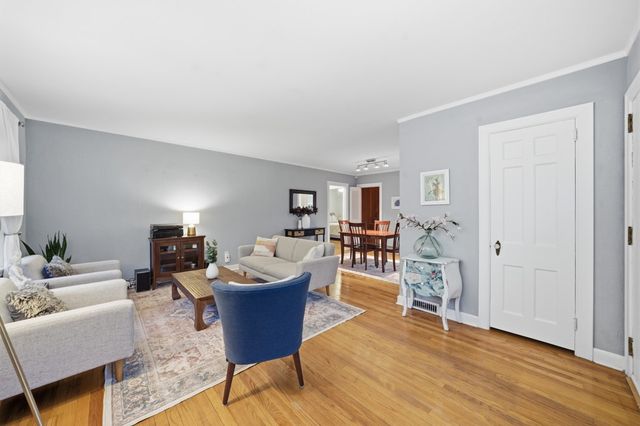 6521 Elmcrest Drive, Windsor Heights, IA 50324