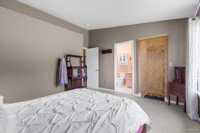 659 Andover Woods Drive, Fenton, MI 48430
