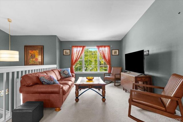659 Andover Woods Drive, Fenton, MI 48430