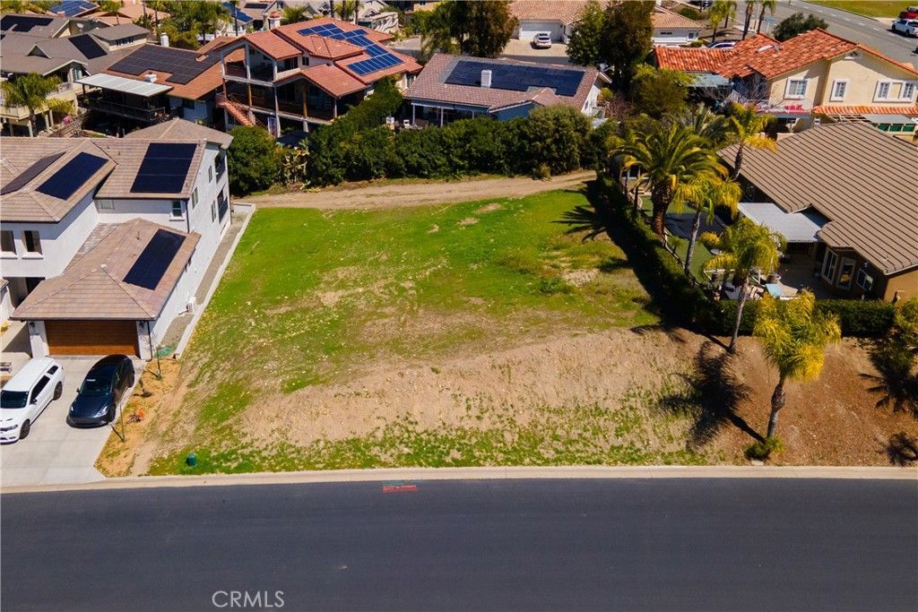 22760 Cascade Drive, Canyon Lake, CA 92587 — photo 2