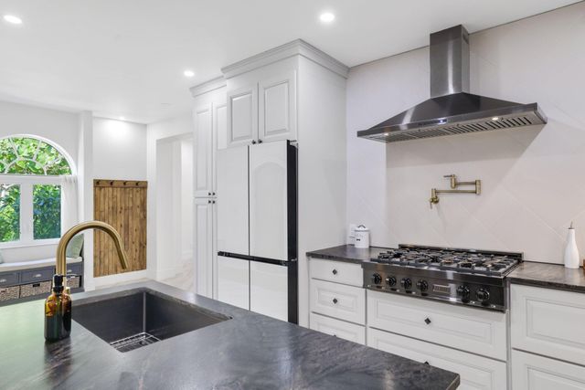 706 Sunset Road, West Palm Beach, FL 33401