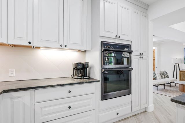 706 Sunset Road, West Palm Beach, FL 33401