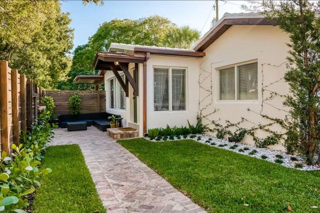 706 Sunset Road, West Palm Beach, FL 33401